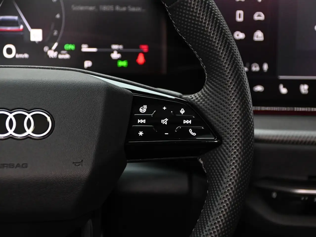 Audi SQ5 - Image 14