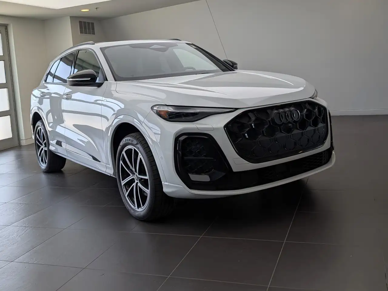 Audi Q5 - Image 1