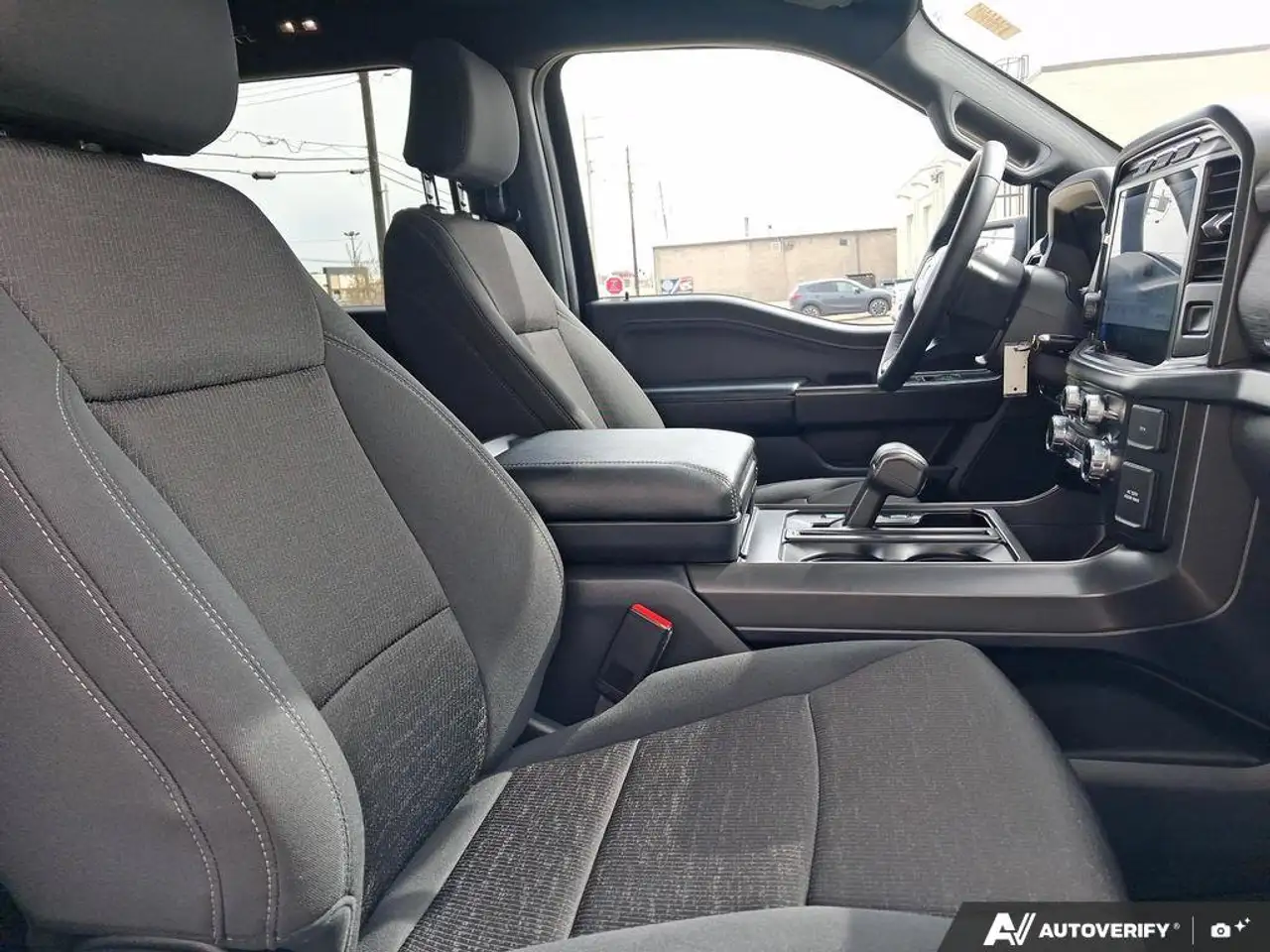 Ford F-150 - Image 22
