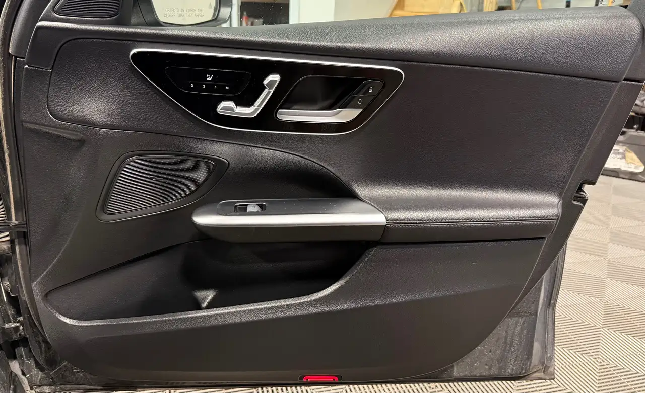 Mercedes-Benz C-Class - Image 28