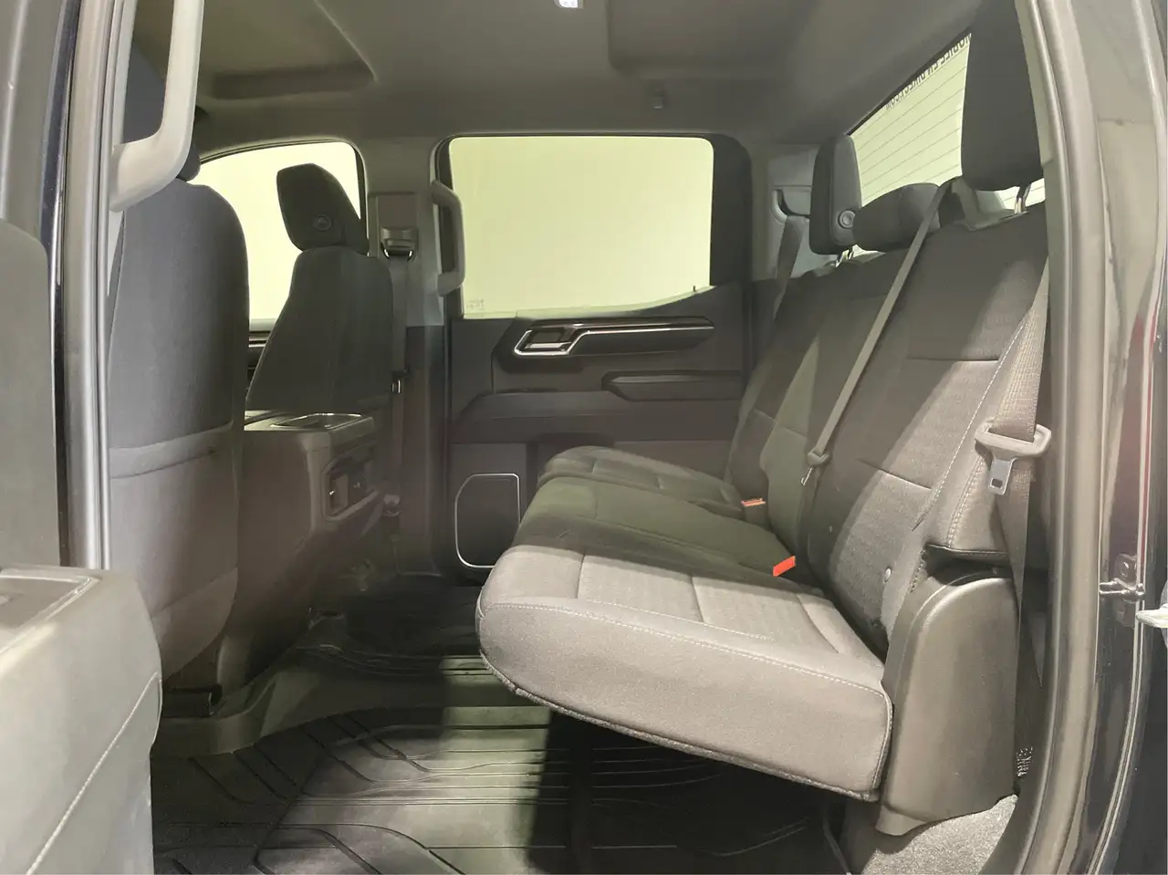 Chevrolet Silverado 1500 - Image 17