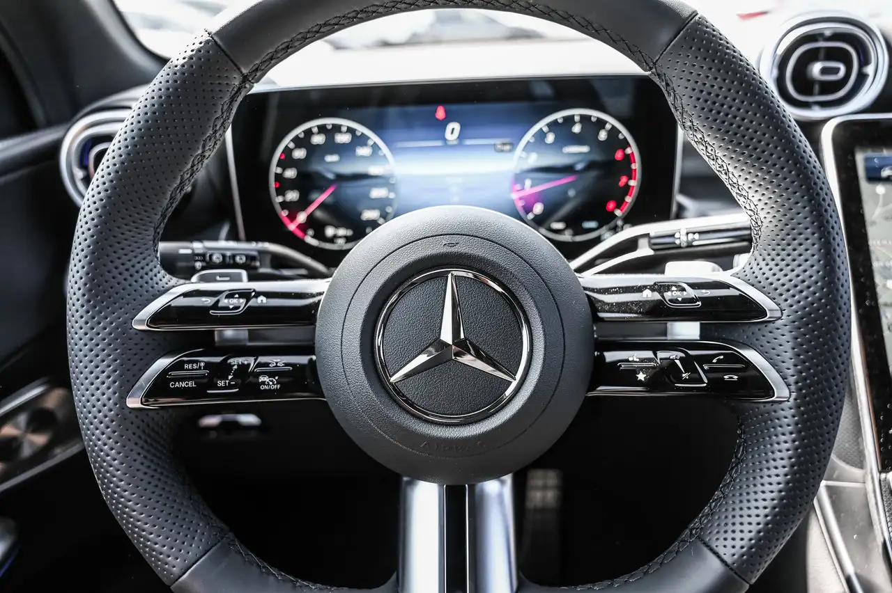 Mercedes-Benz GLC - Image 10