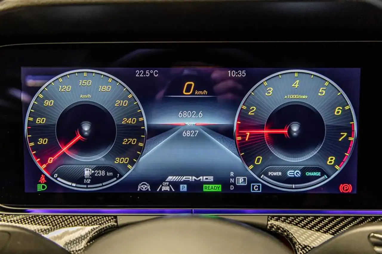 Mercedes-Benz CLS - Image 20