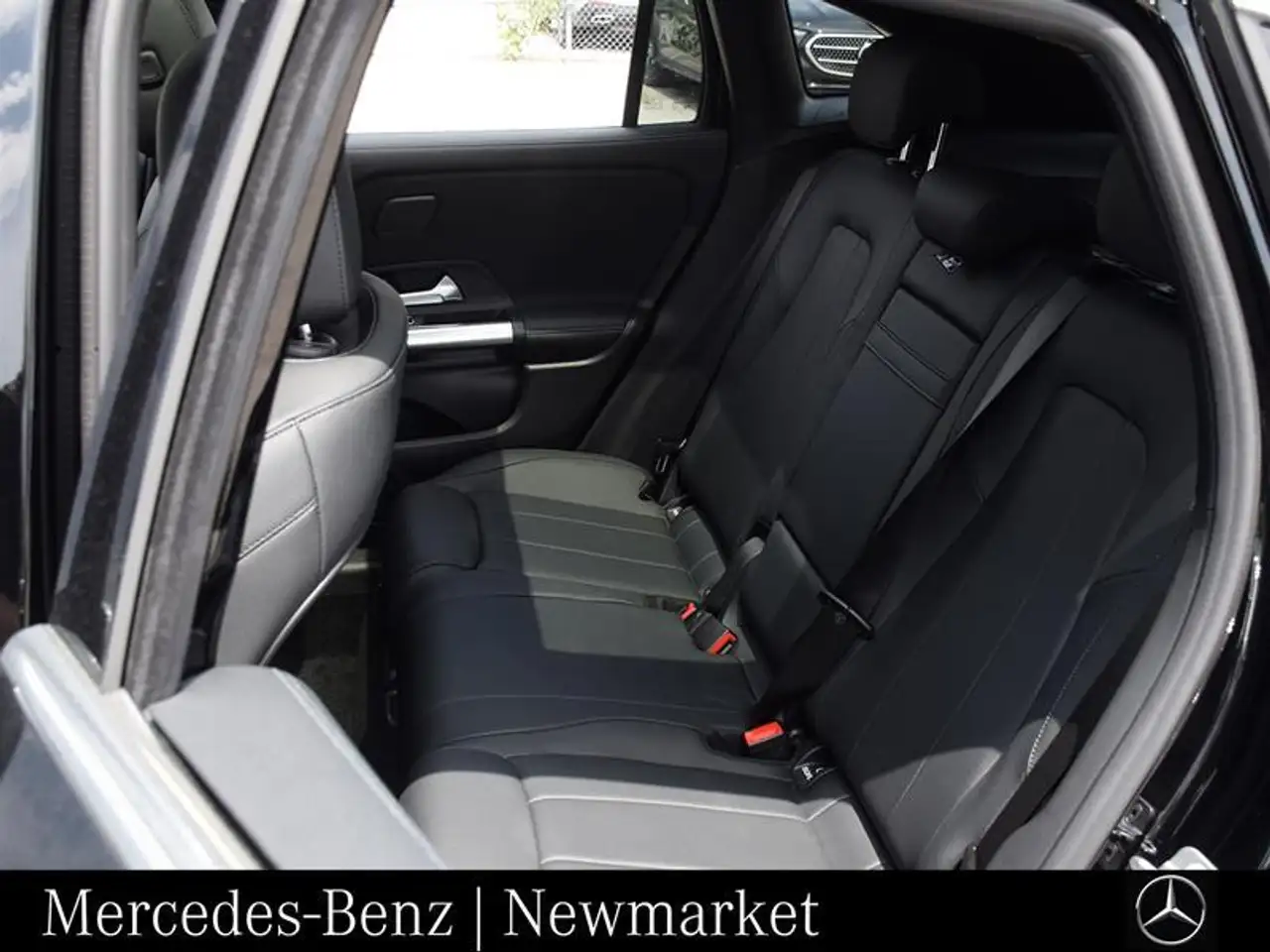 Mercedes-Benz GLA - Image 11