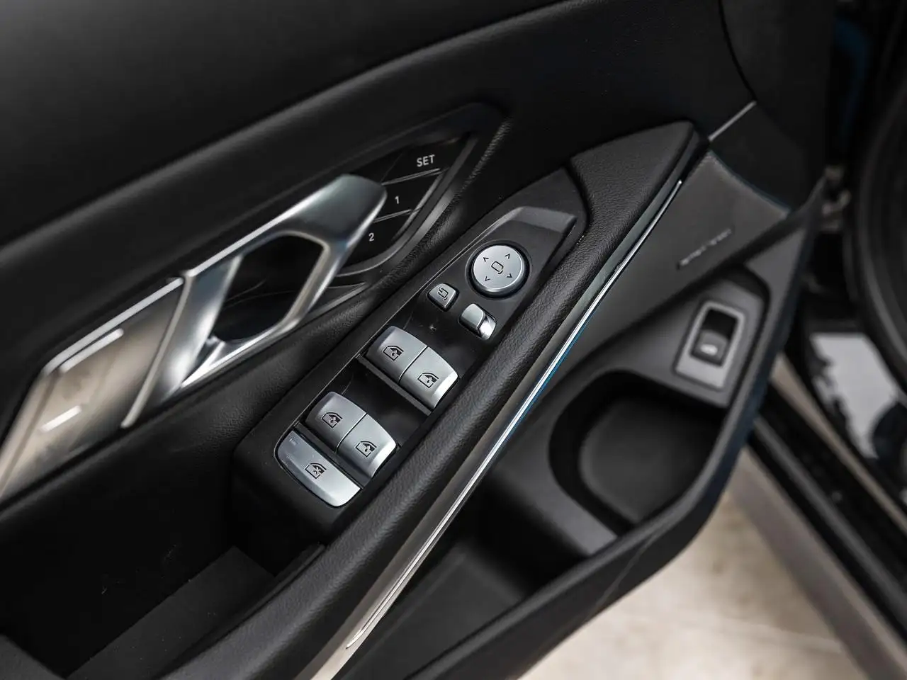 BMW 3 Series - Image 15