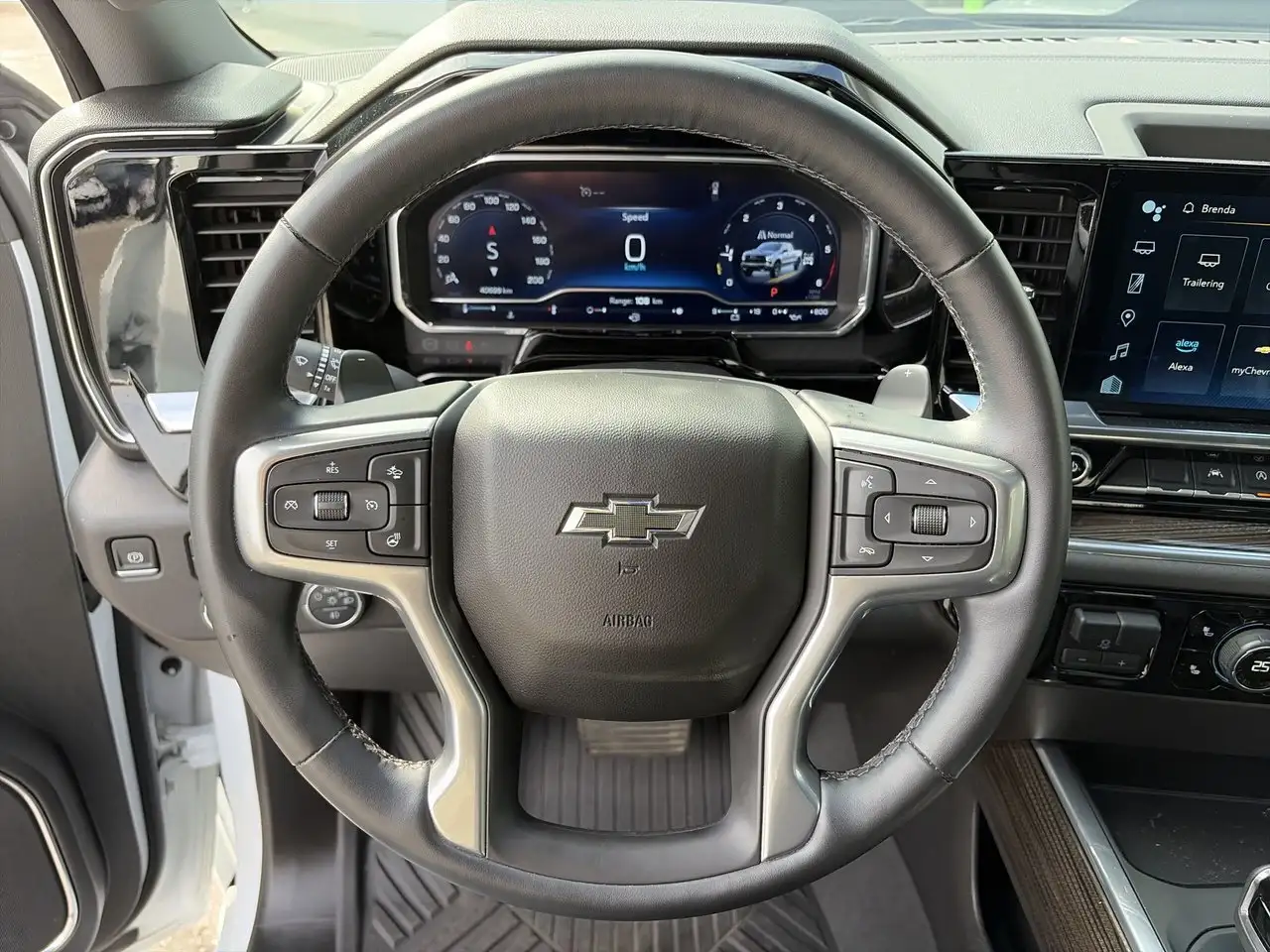 Chevrolet Silverado 1500 - Image 22
