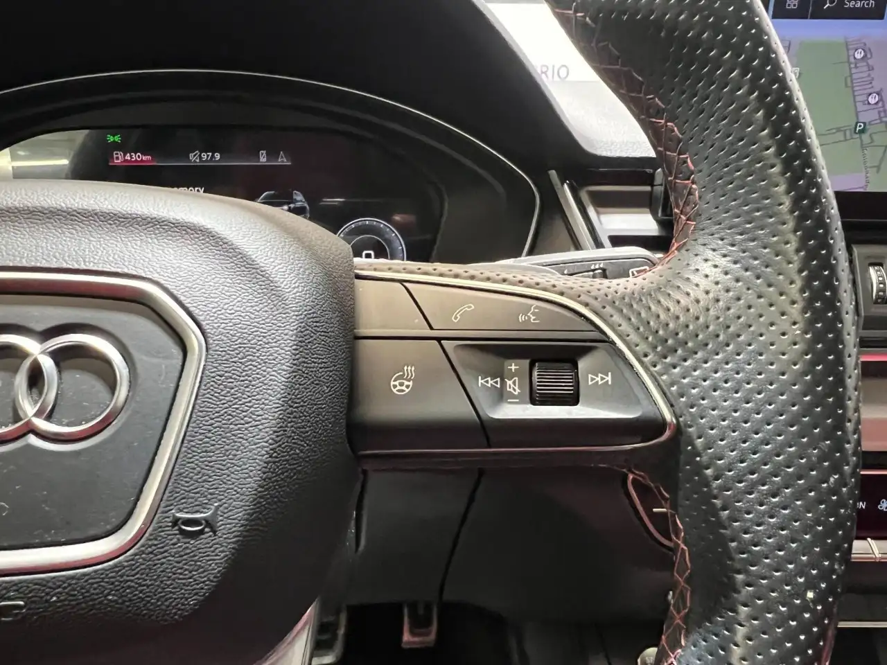 Audi SQ5 - Image 29