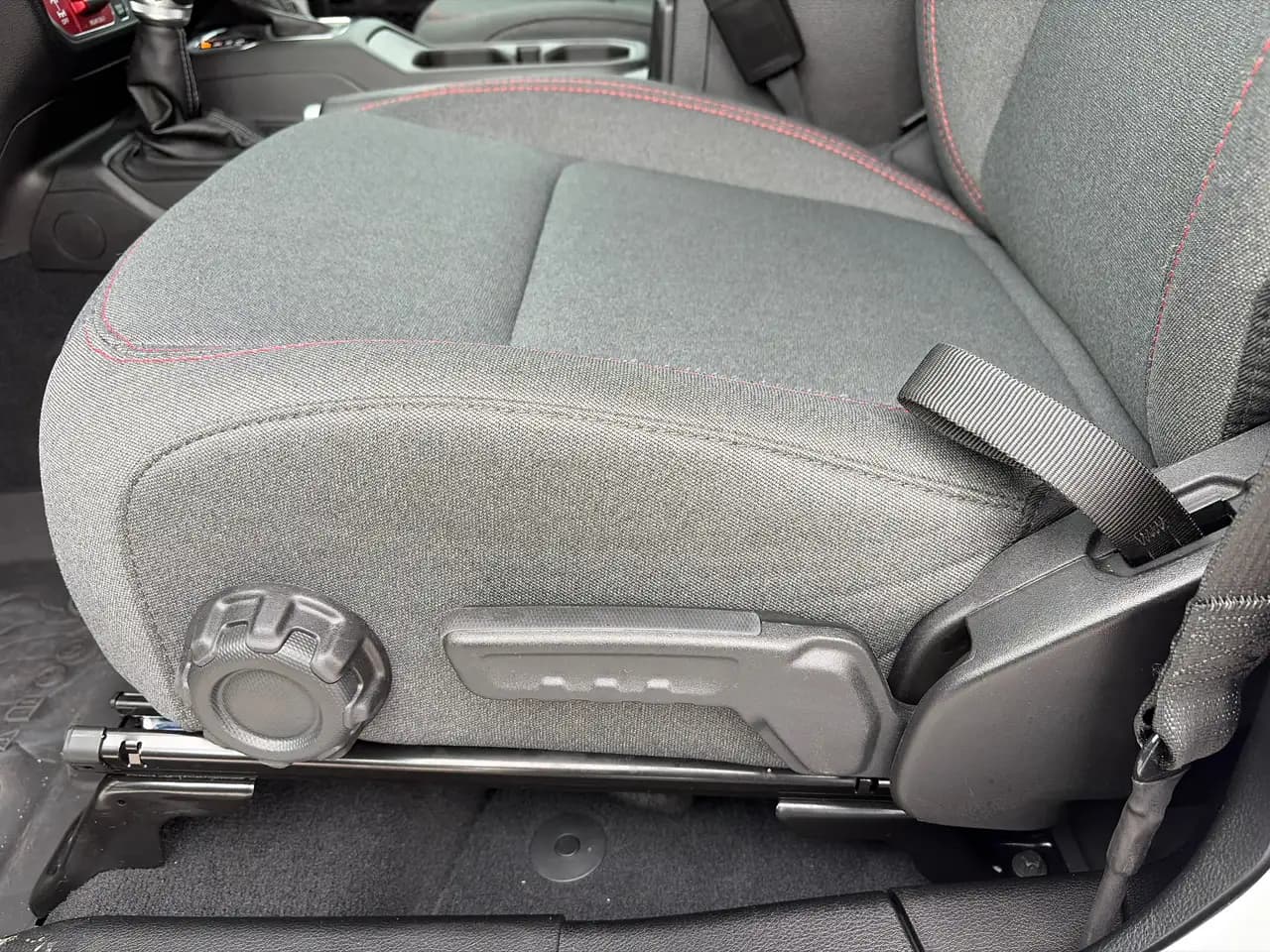 Jeep Wrangler - Image 22