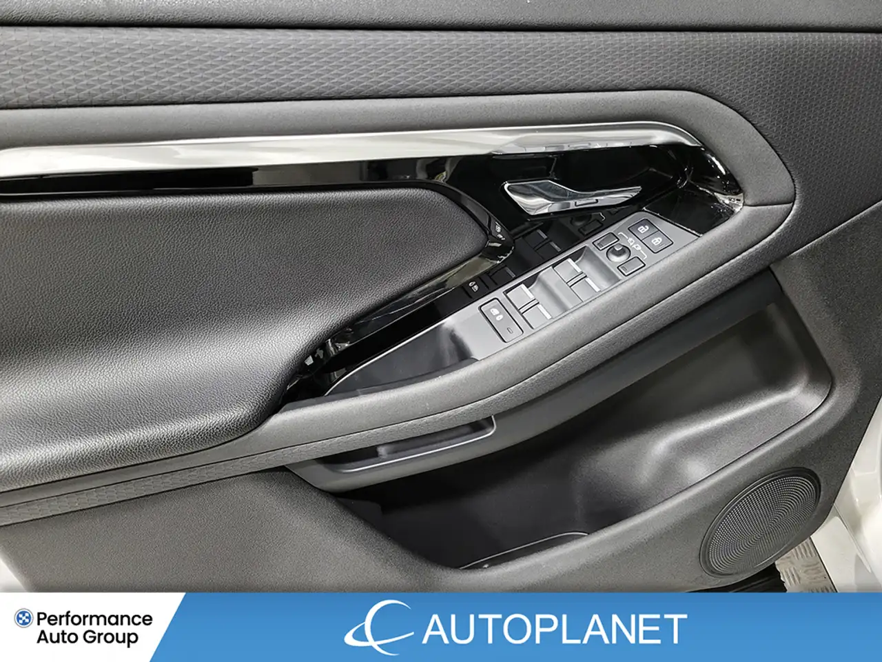 Land Rover Range Rover Evoque - Image 36