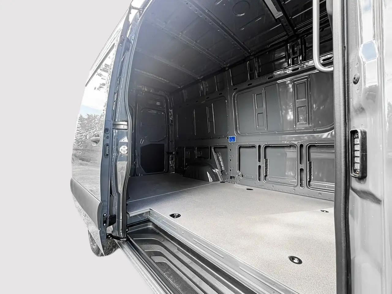 Mercedes-Benz Sprinter - Image 10