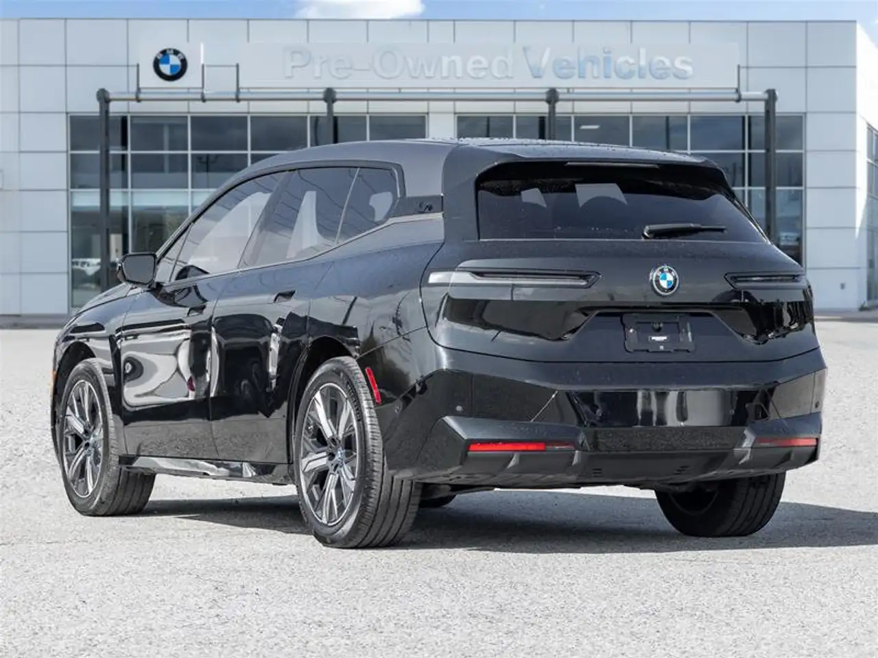 BMW iX - Image 8