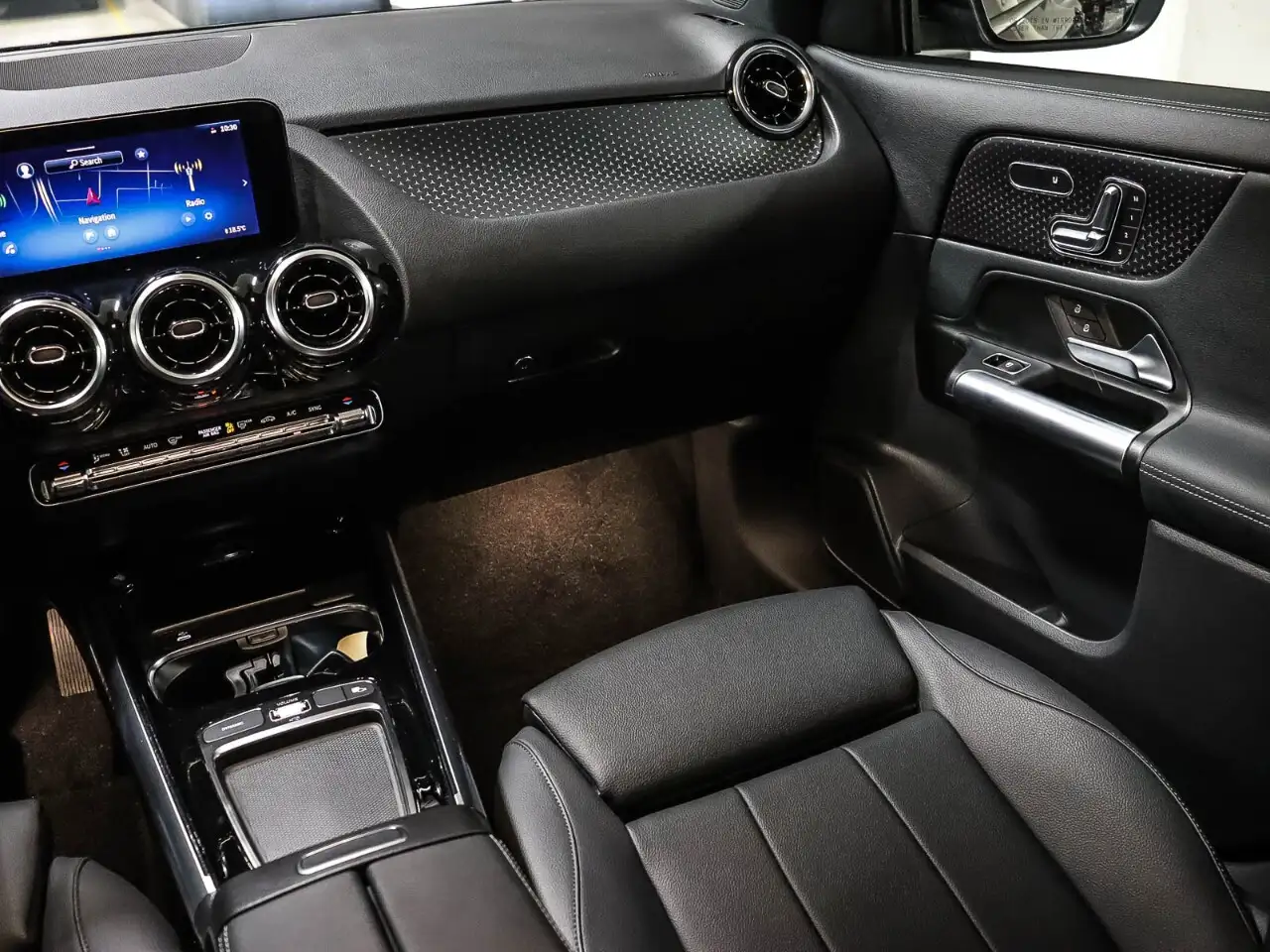 Mercedes-Benz GLA - Image 14