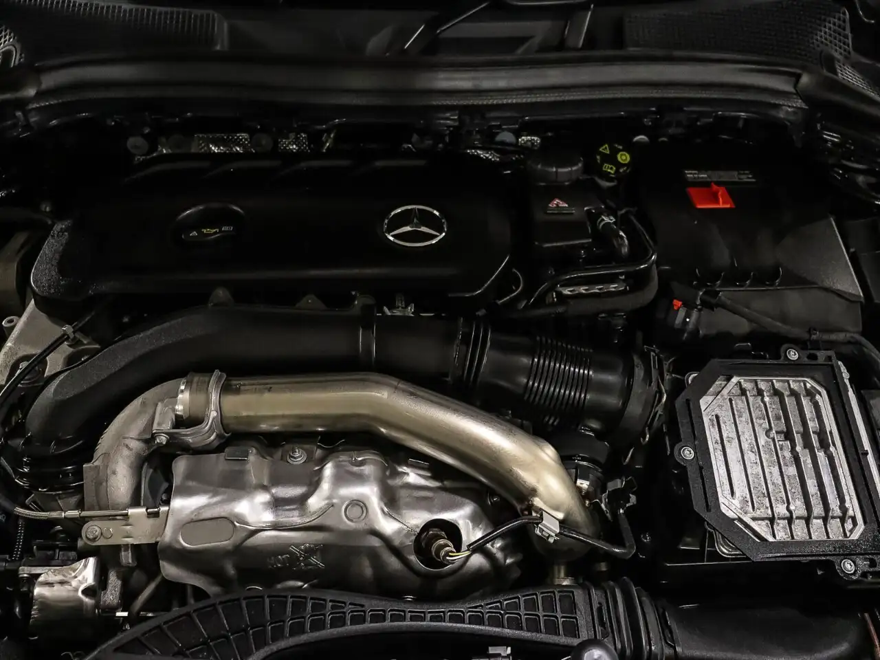 Mercedes-Benz GLA - Image 23