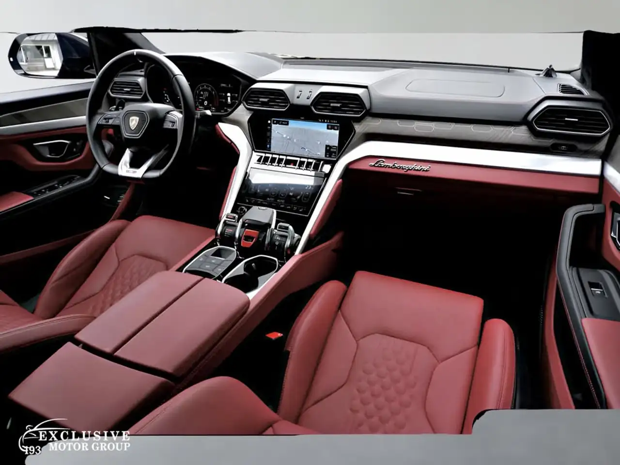Lamborghini Urus - Image 14