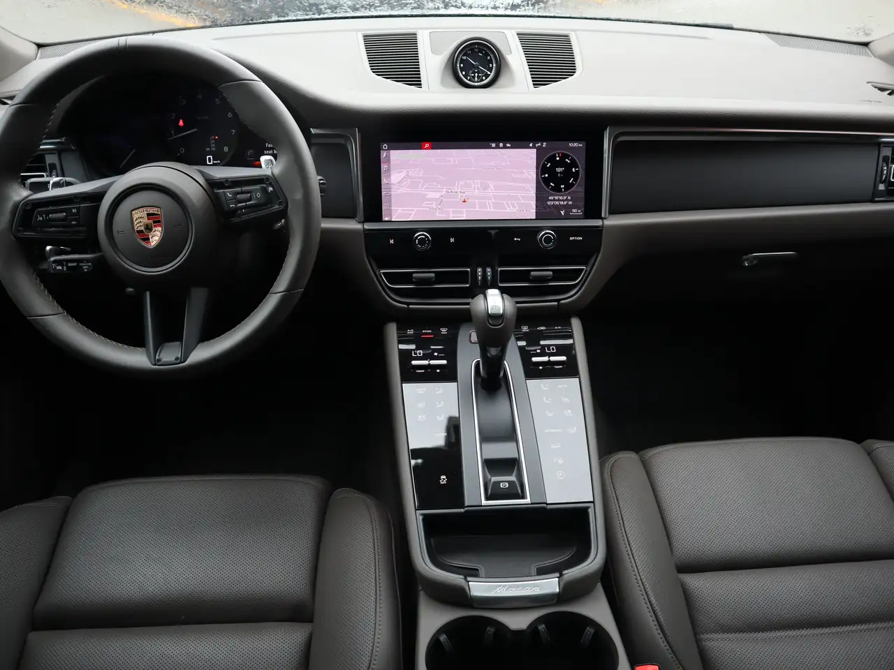 Porsche Macan - Image 16
