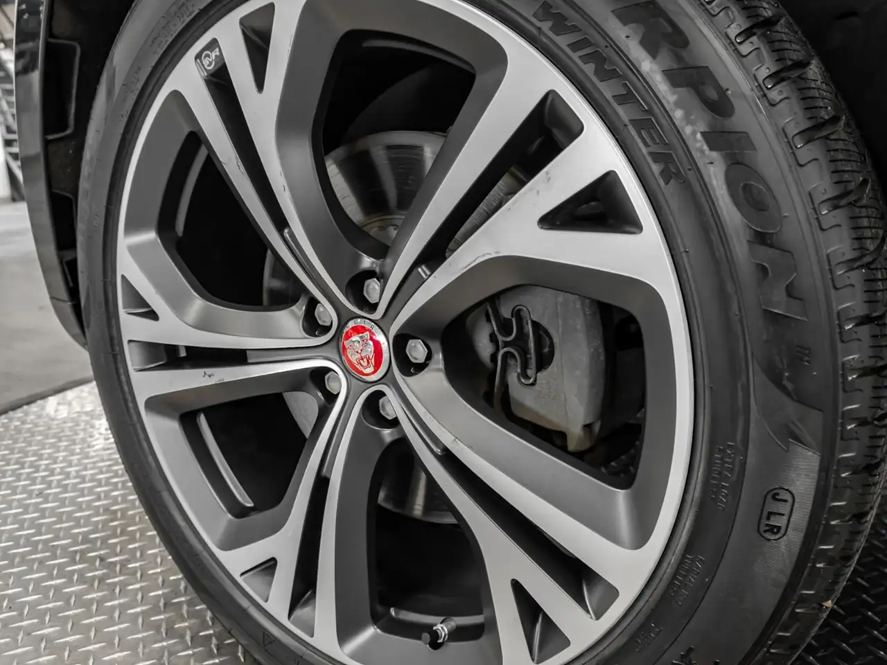 Jaguar F-Pace - Image 10