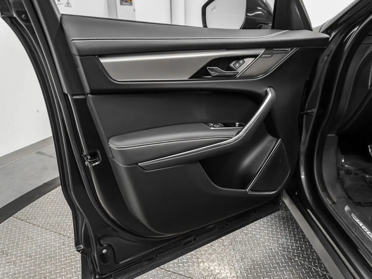 Jaguar F-Pace - Image 27