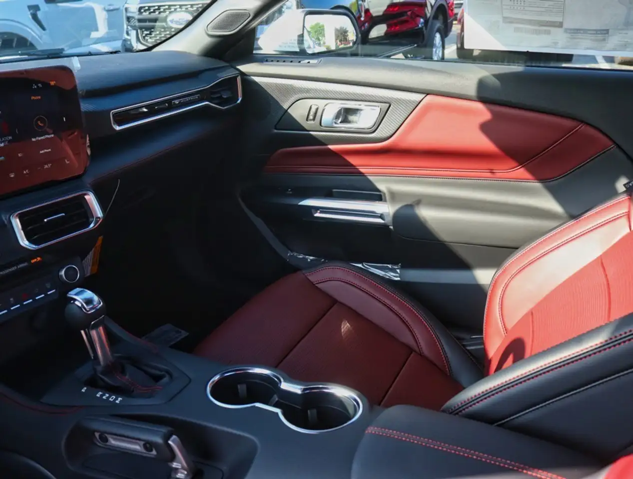 Ford Mustang - Image 14