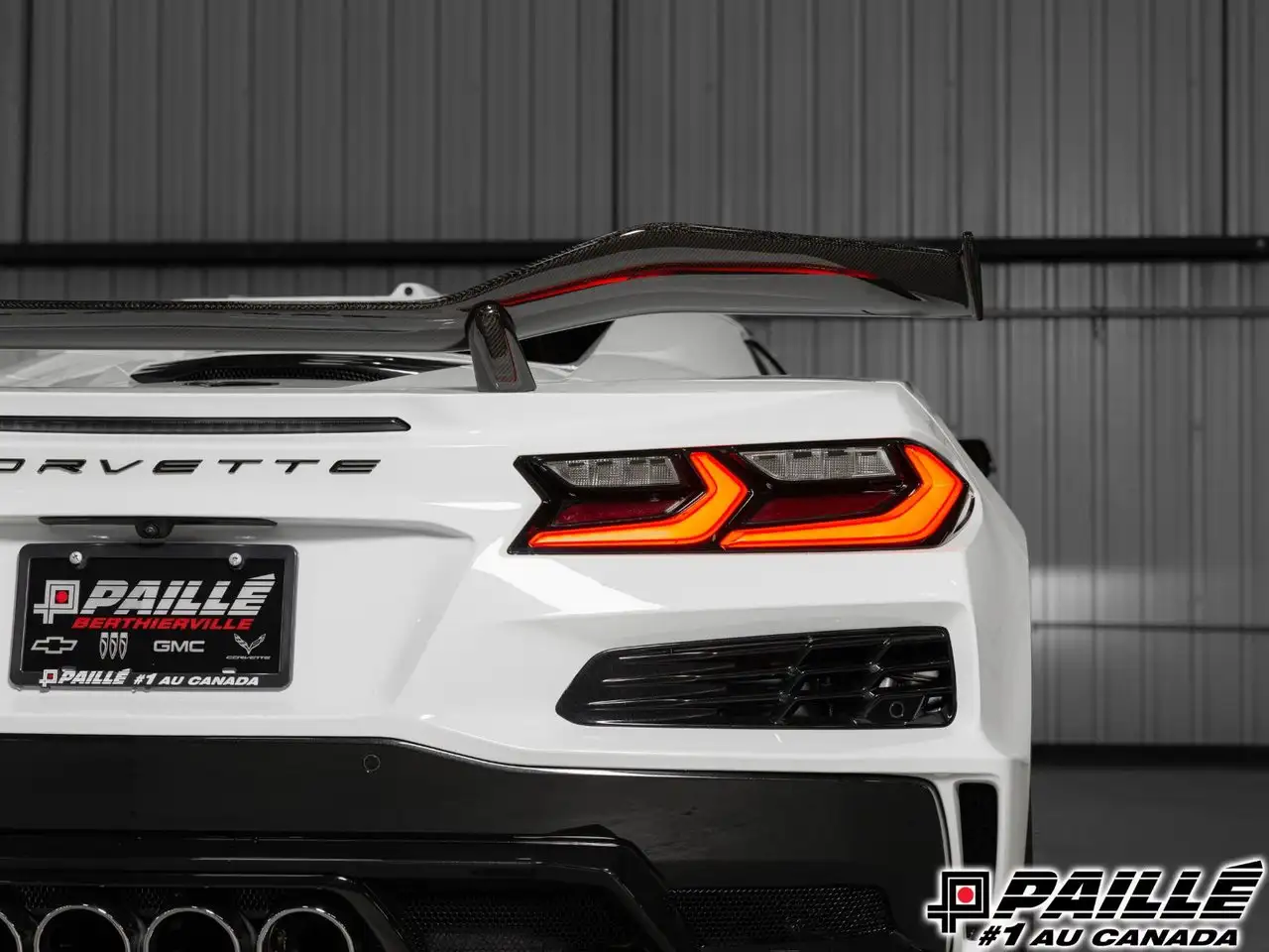 Chevrolet Corvette - Image 11