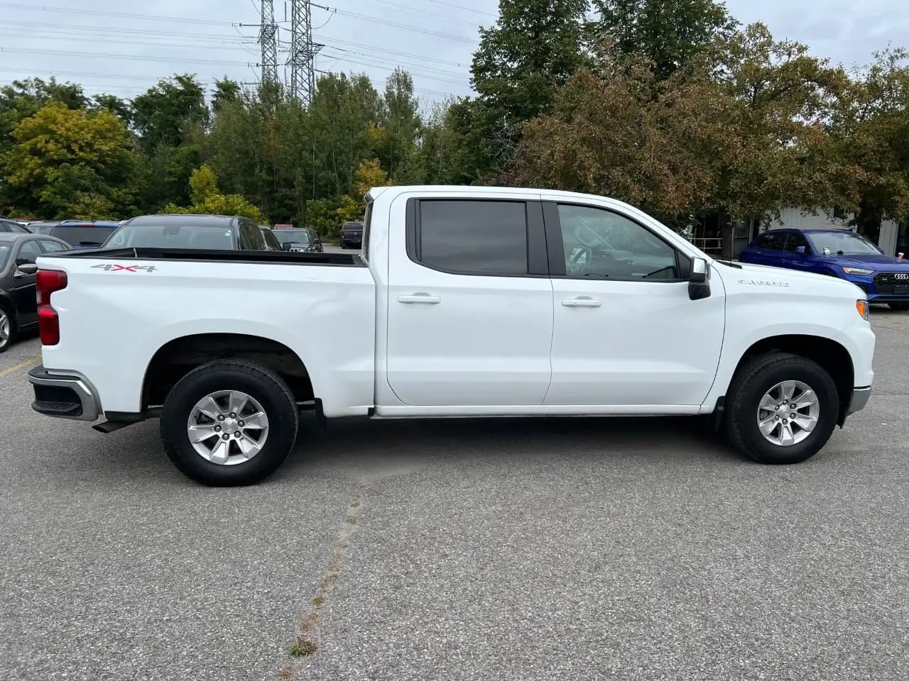 Chevrolet Silverado 1500 - Image 10