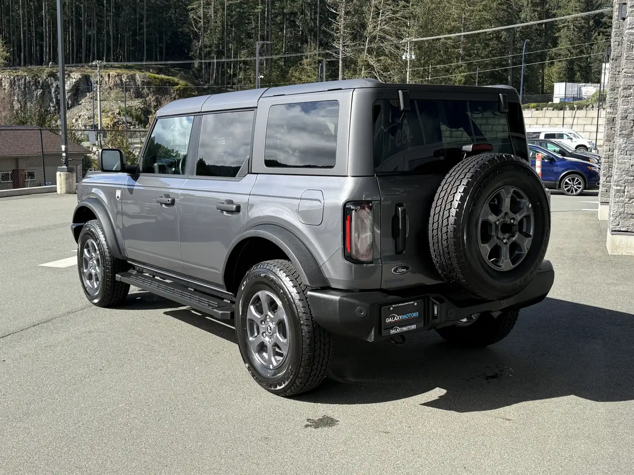 Ford Bronco - Image 8