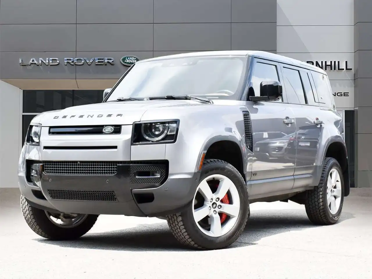 Land Rover Defender - Image 1