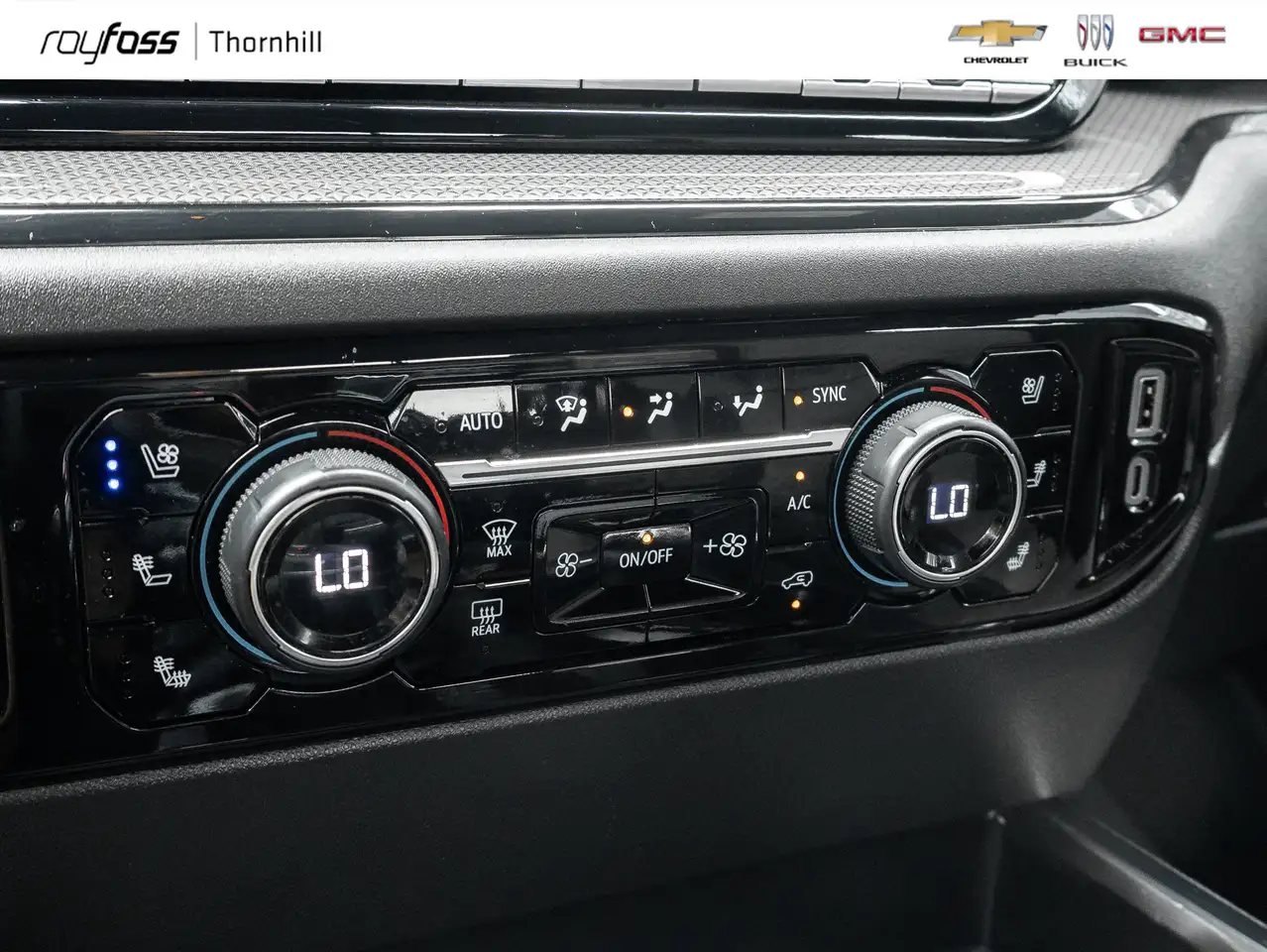 Chevrolet Silverado 1500 - Image 21