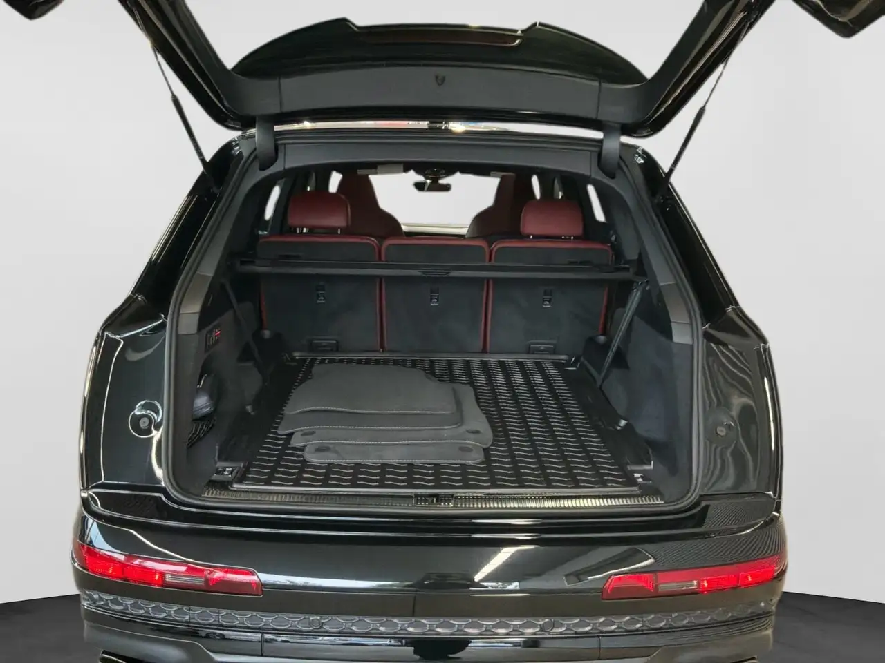Audi SQ7 - Image 21