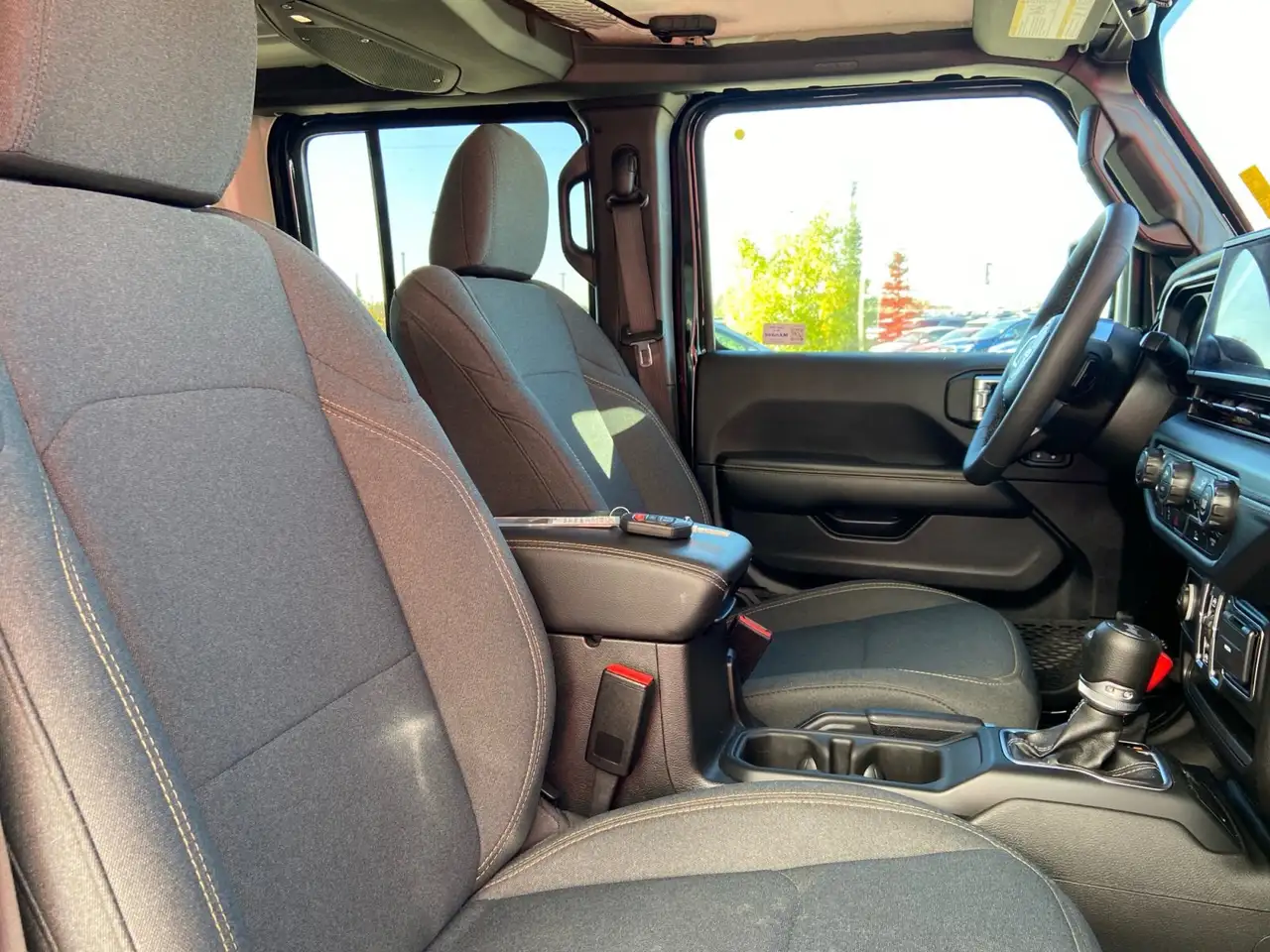 Jeep Wrangler - Image 25