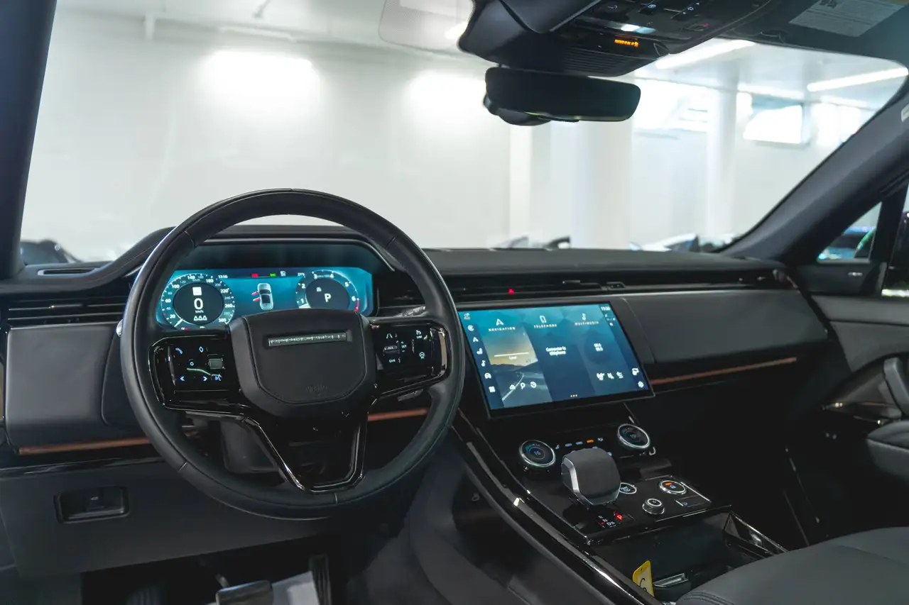 Land Rover Range Rover Sport - Image 10