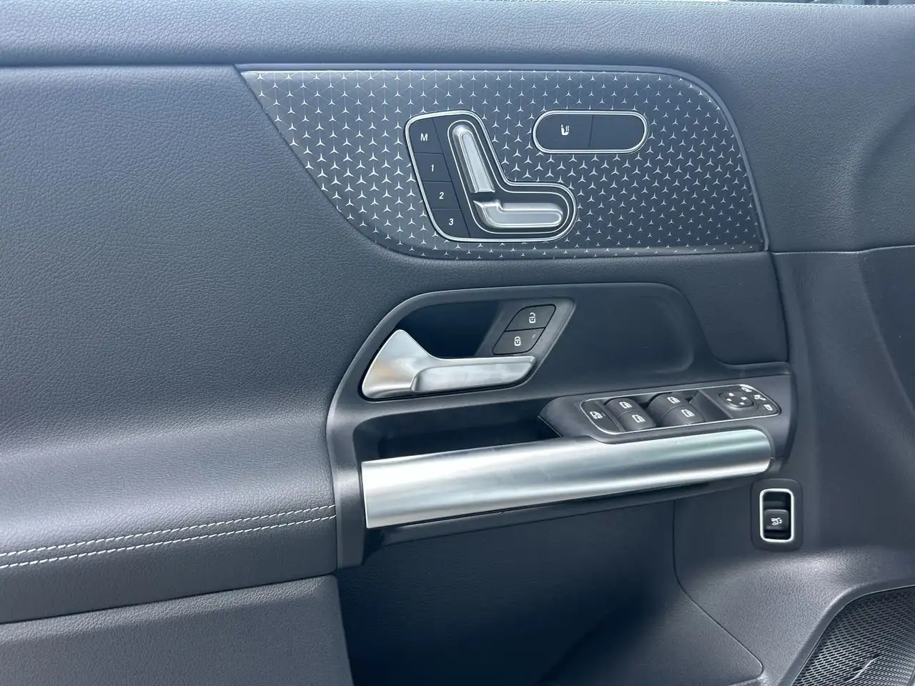 Mercedes-Benz GLA - Image 21