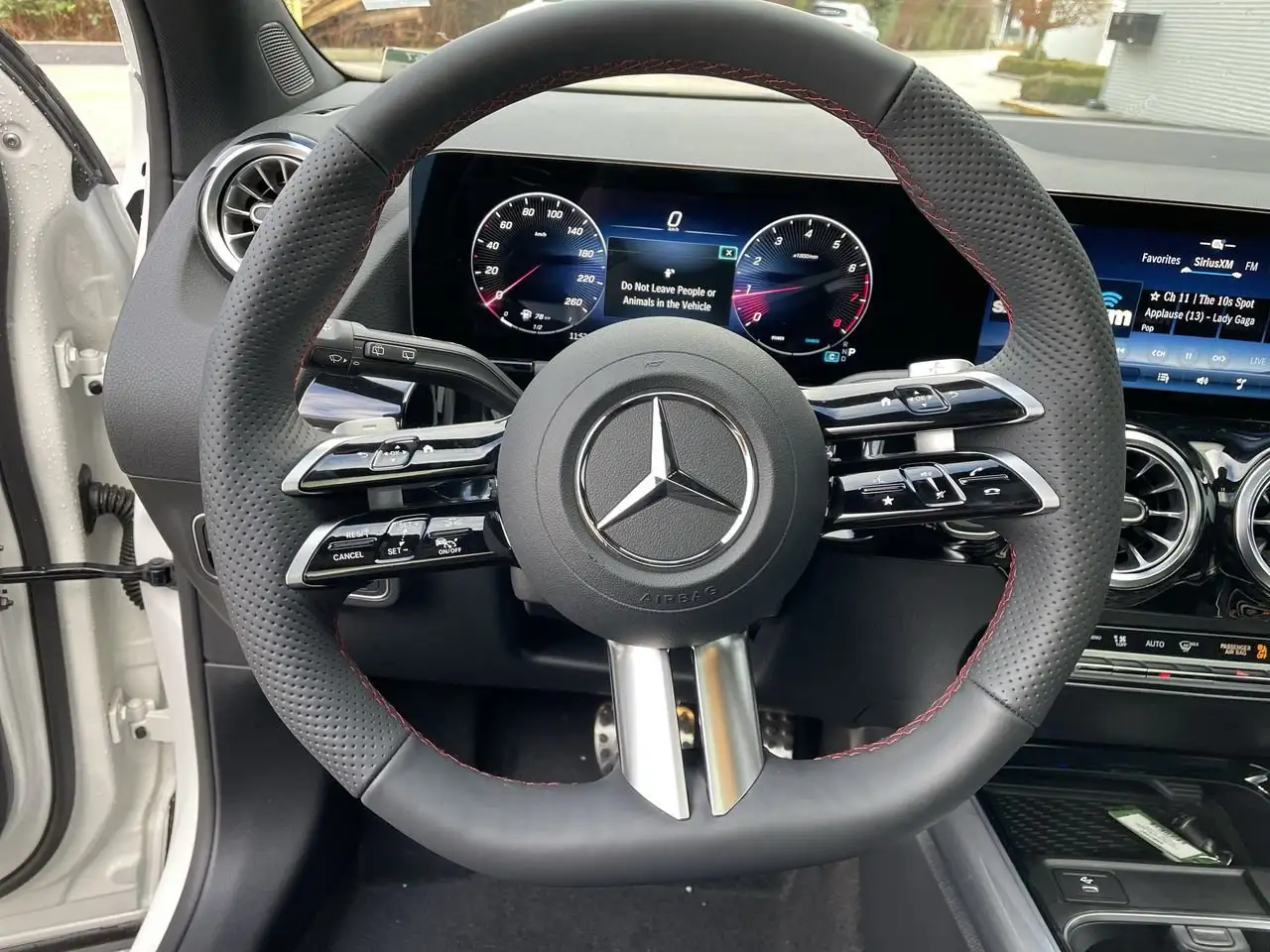 Mercedes-Benz GLA - Image 22