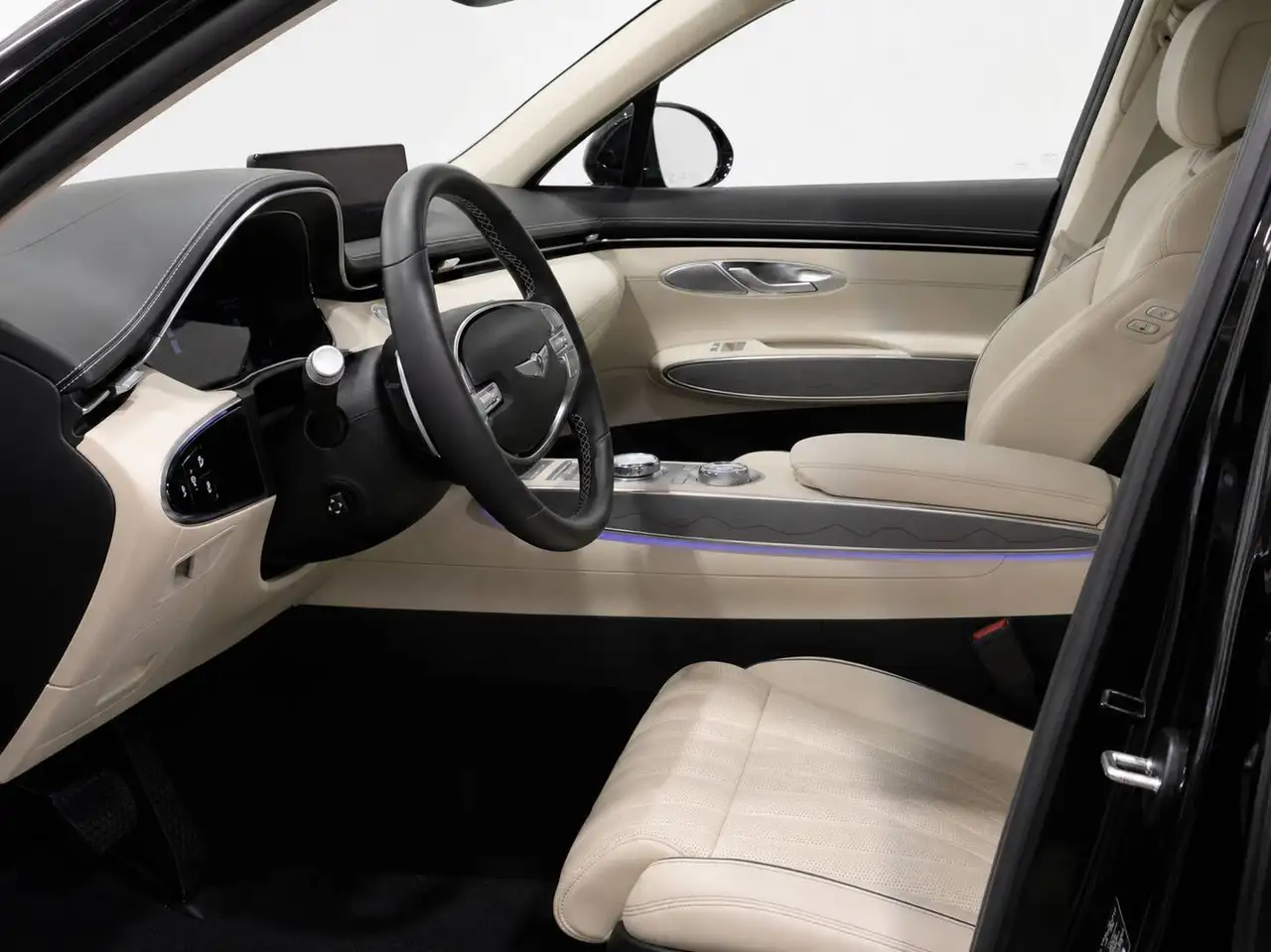 Genesis GV70 - Image 16