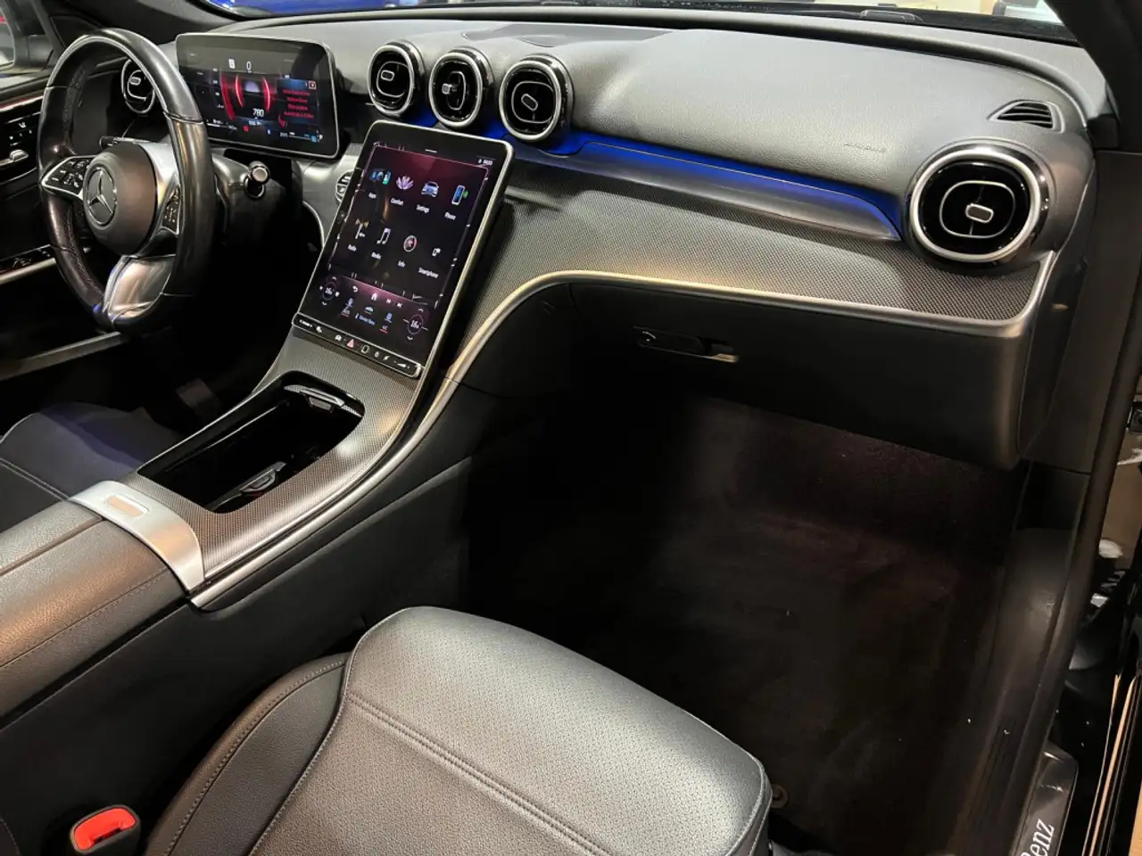 Mercedes-Benz C-Class - Image 33