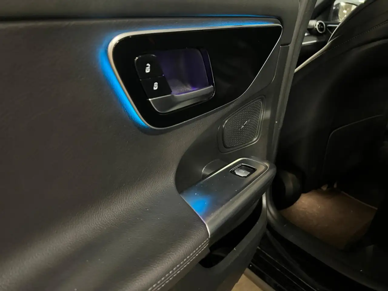 Mercedes-Benz C-Class - Image 46