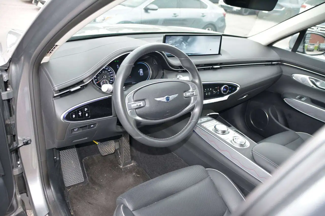 Genesis GV70 - Image 17
