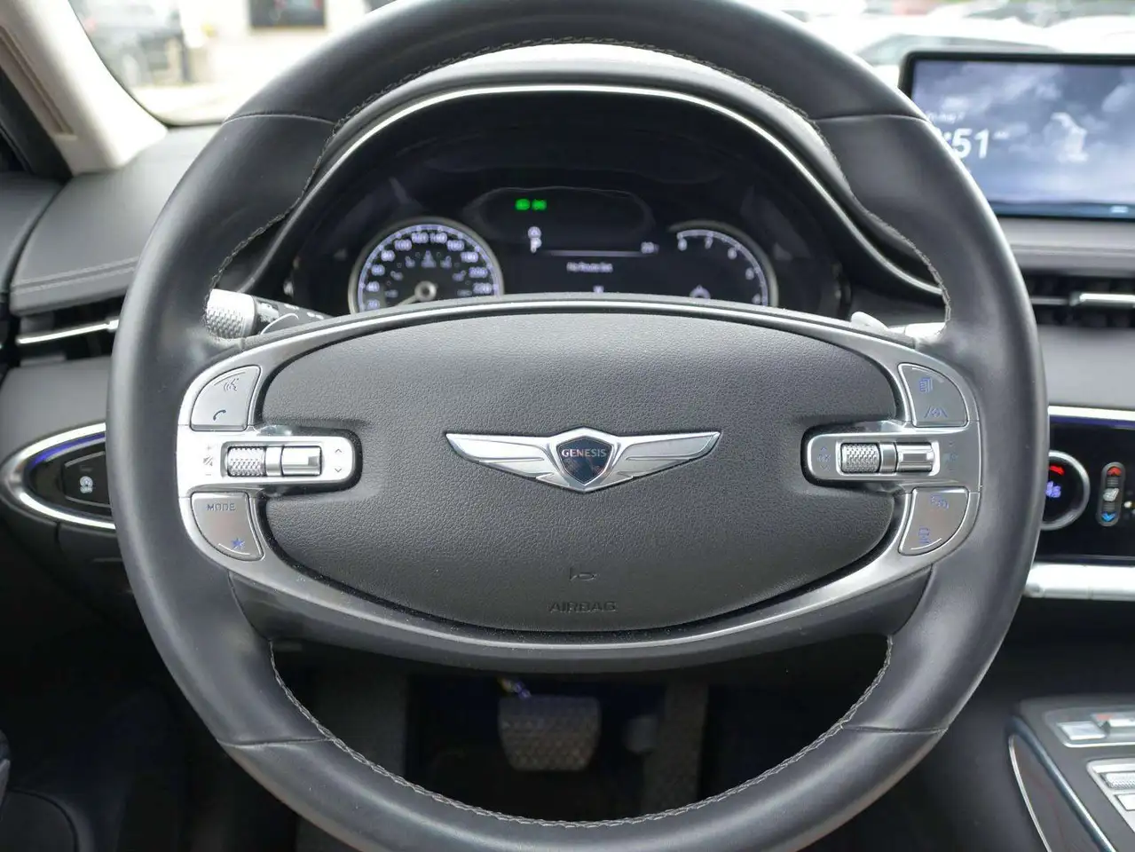 Genesis GV70 - Image 30
