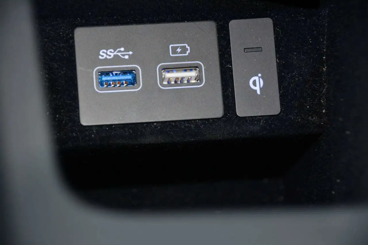 Genesis GV70 - Image 40