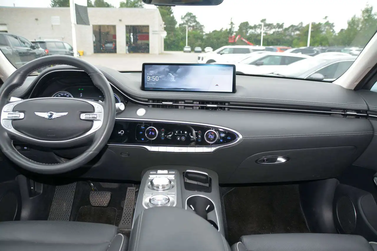 Genesis GV70 - Image 4