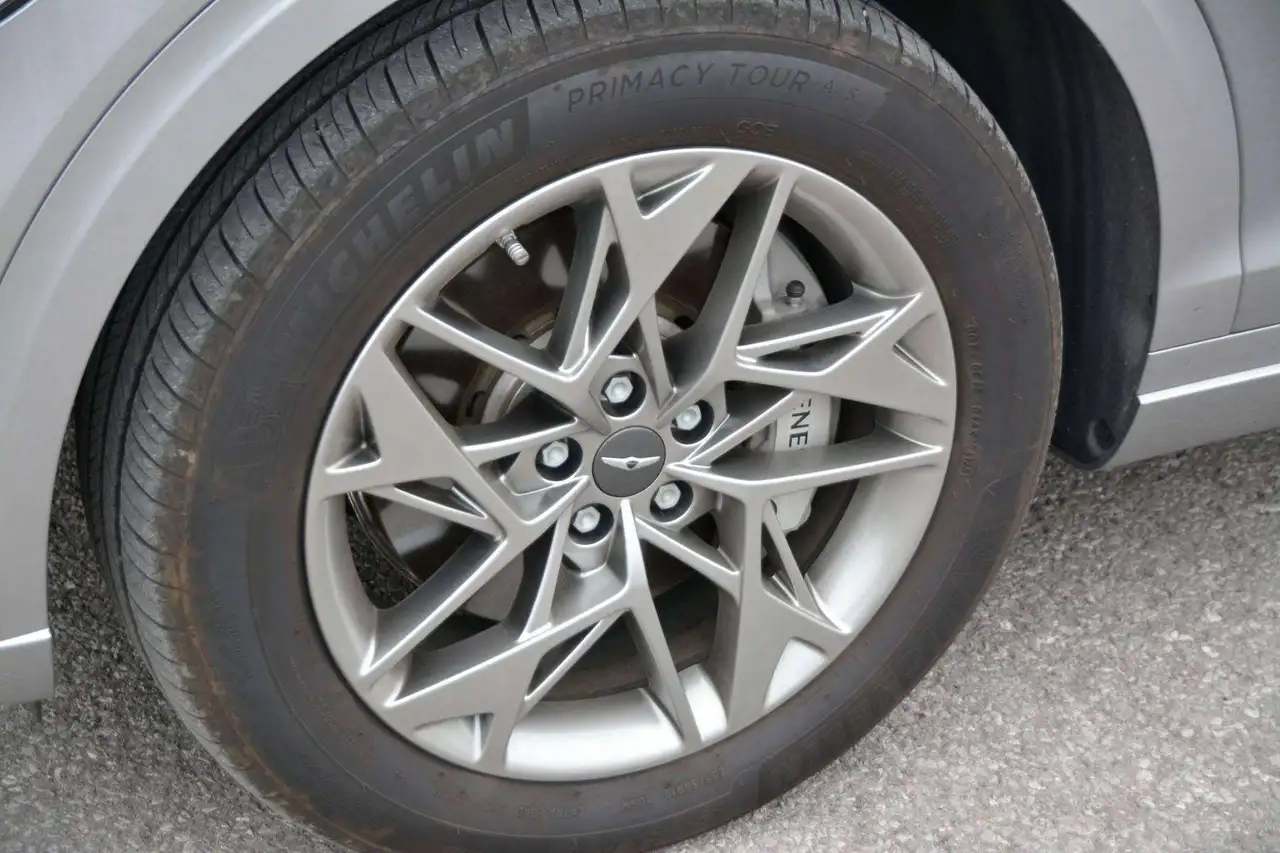 Genesis GV70 - Image 15