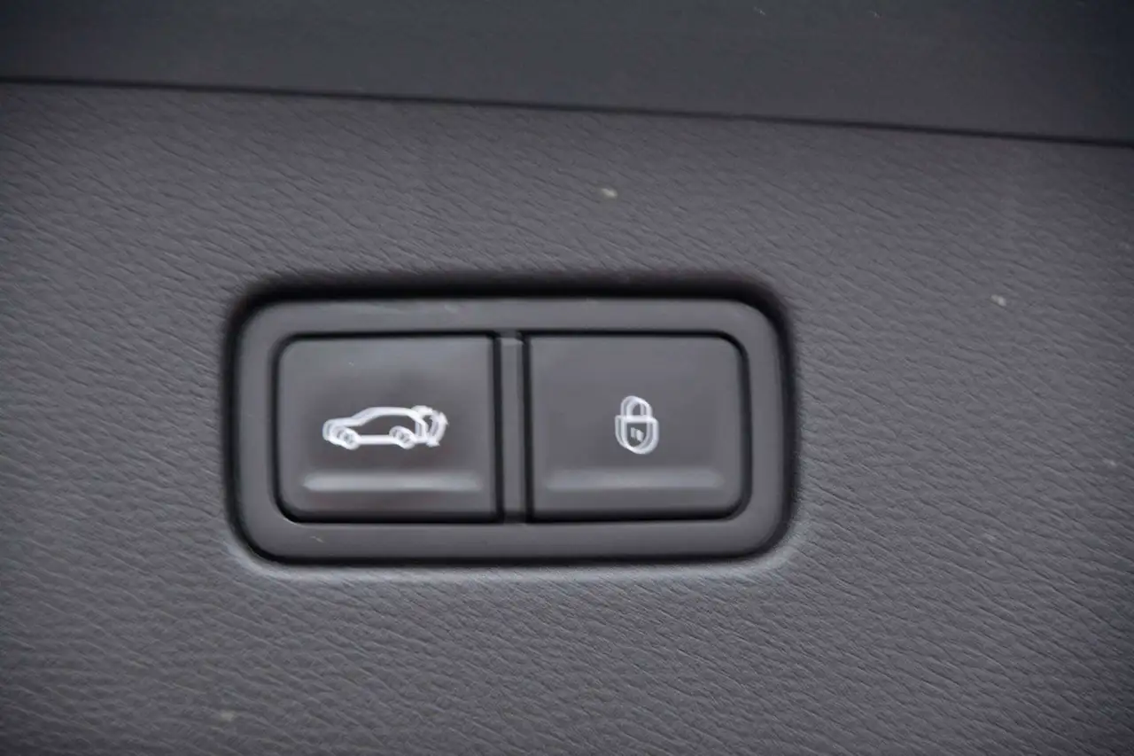 Genesis GV70 - Image 24