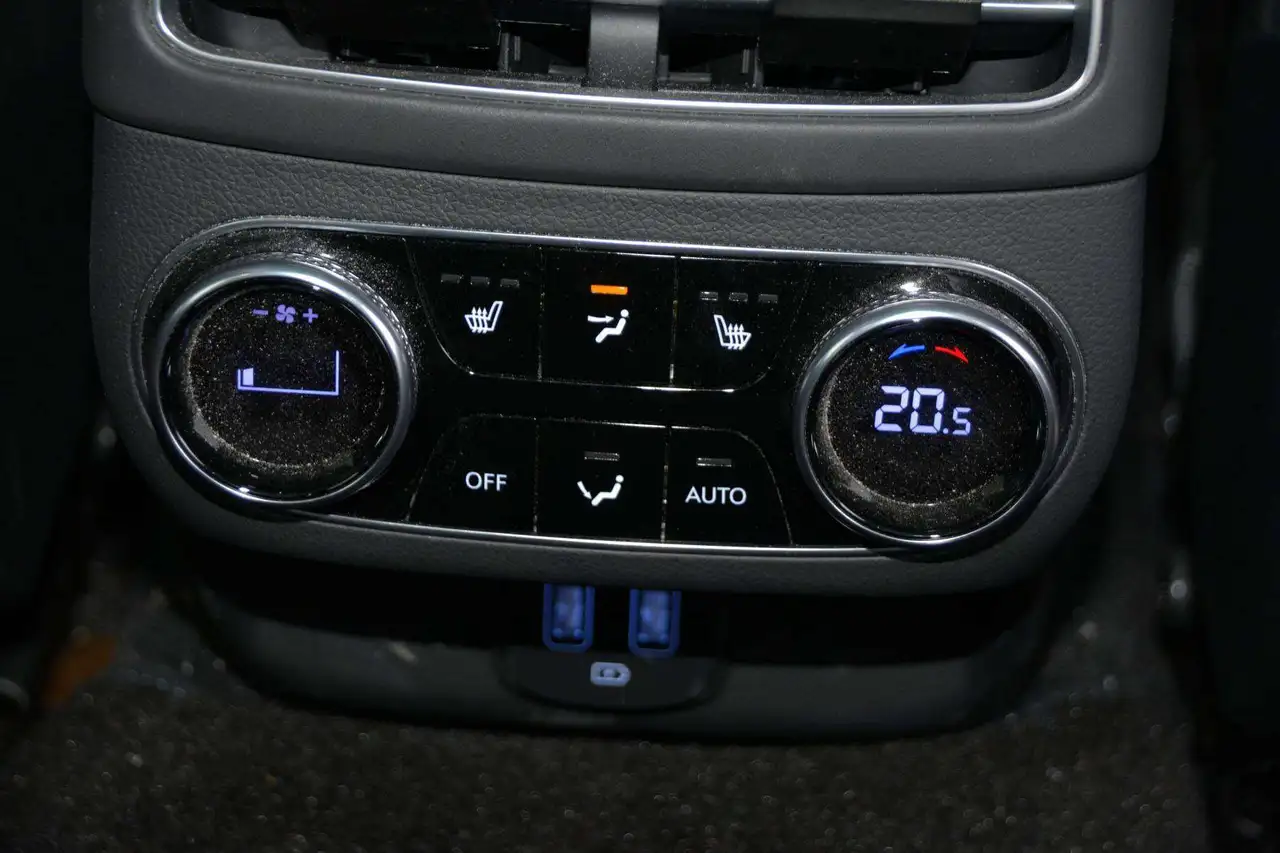 Genesis GV70 - Image 26