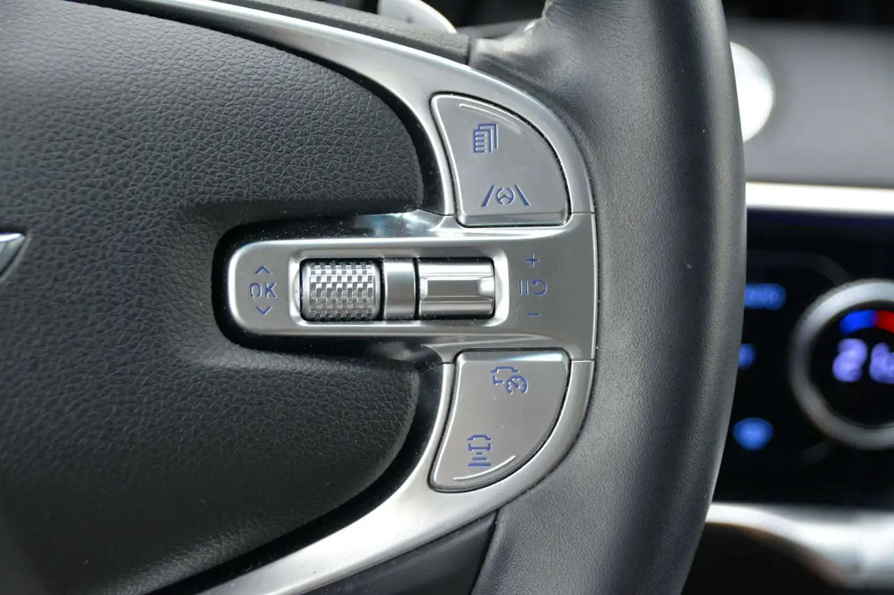 Genesis GV70 - Image 32
