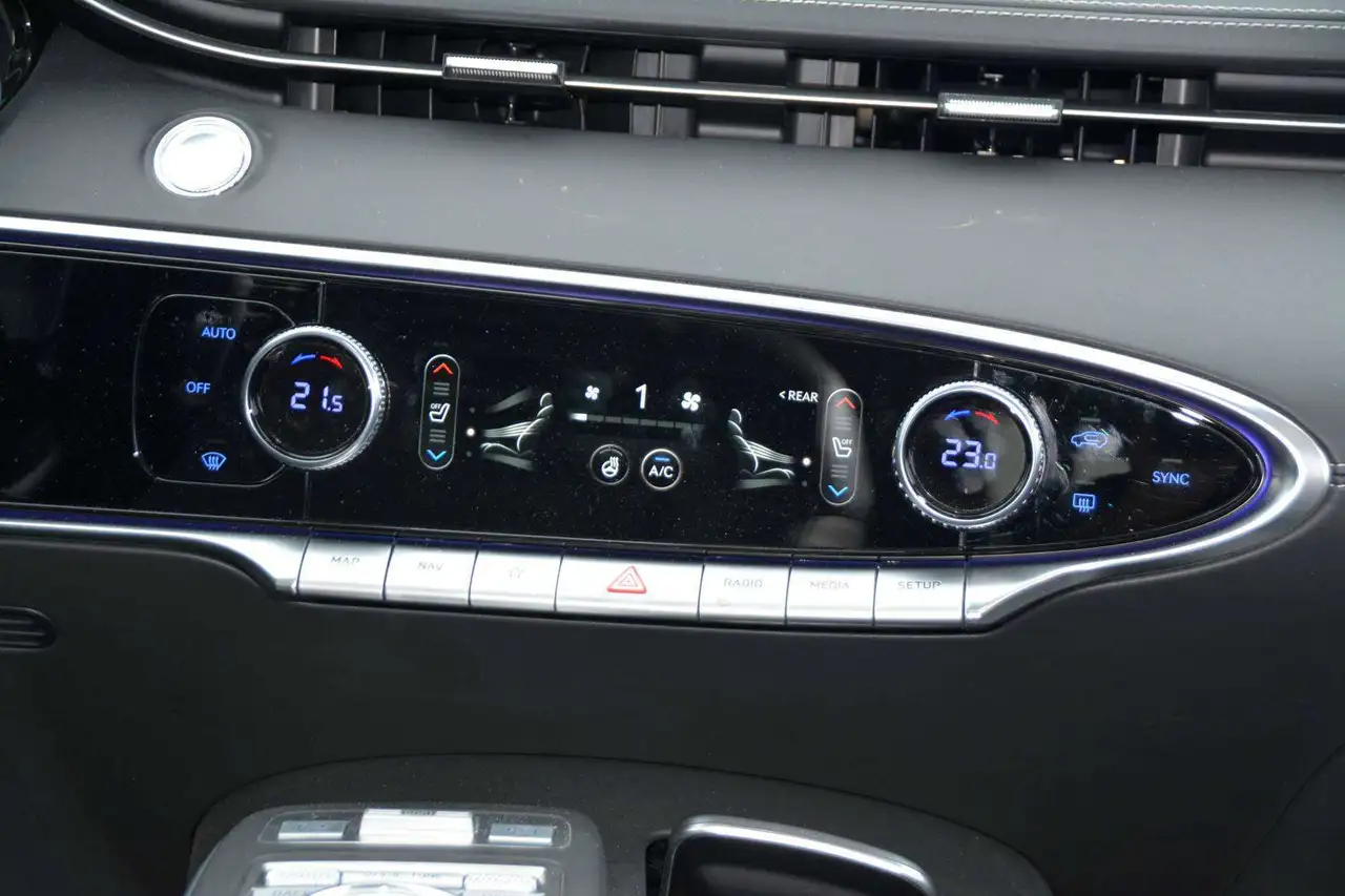 Genesis GV70 - Image 7