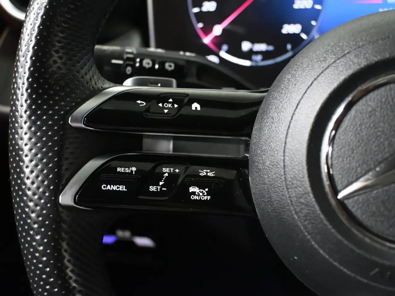Mercedes-Benz GLC - Image 14