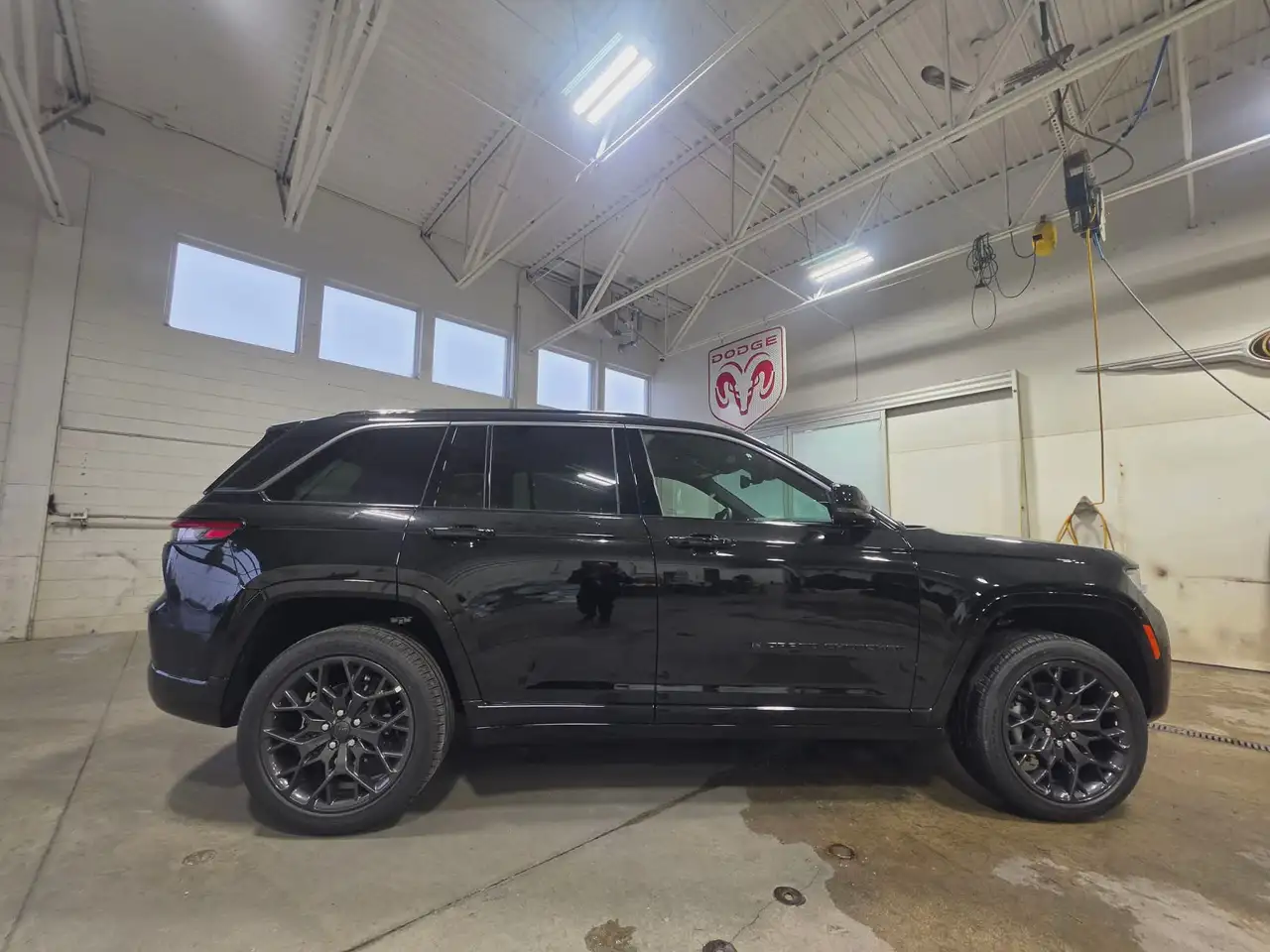 Jeep Grand Cherokee - Image 4