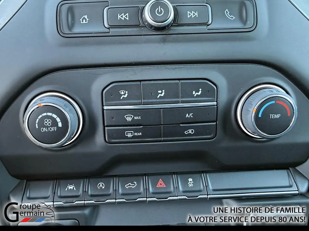 Chevrolet Silverado 1500 - Image 18