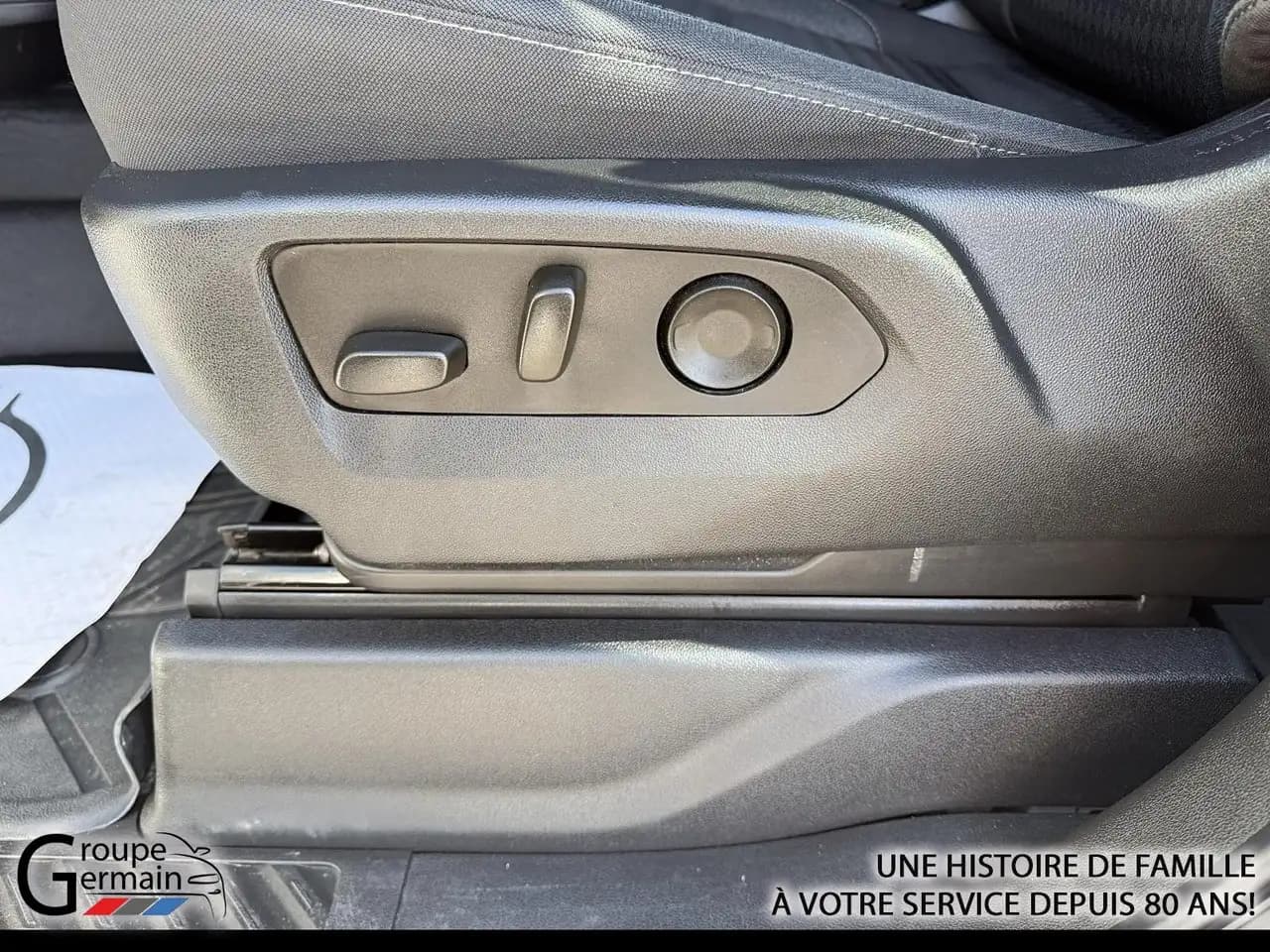 Chevrolet Silverado 1500 - Image 12