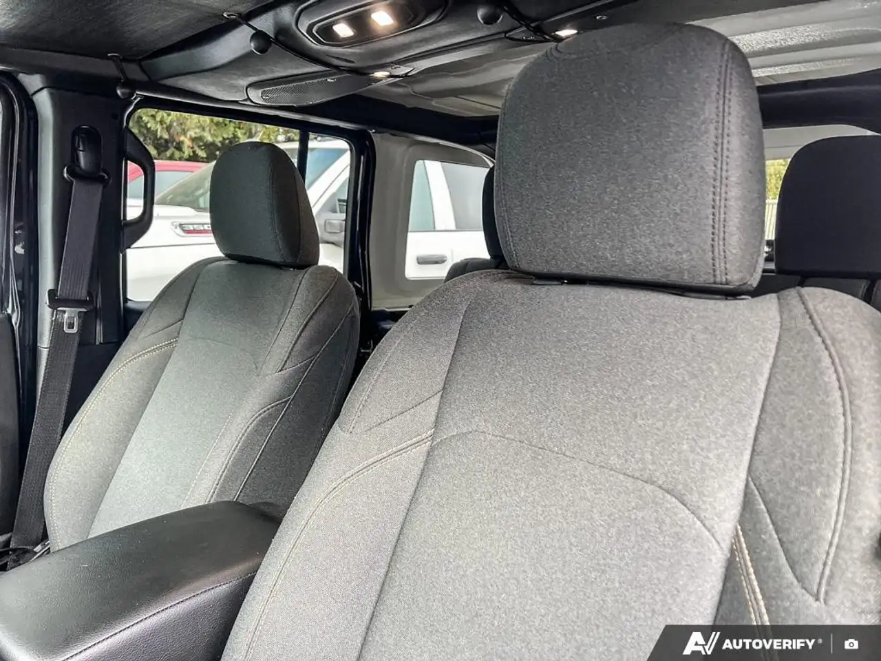 Jeep Wrangler - Image 19