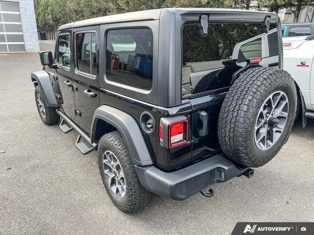 Jeep Wrangler - Image 10